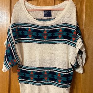 Short wide sleeve sweater